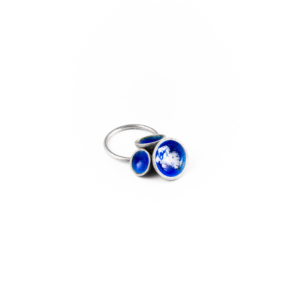 Anello in argento e smalto blu / bianco Anello in argento e smalto blu / bianco