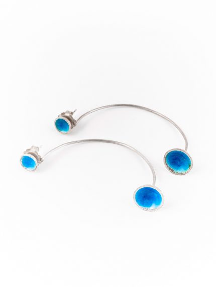 Orecchini lunghi in argento e smalto azzurro